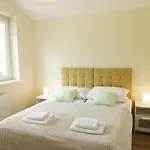 Nad Stawem Apartment