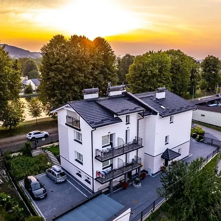 Nad Stawem * אוסטראון