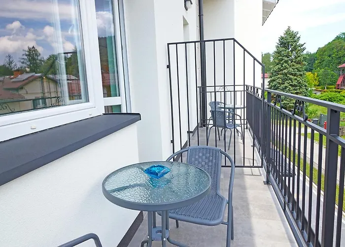 Nad Stawem אוסטראון