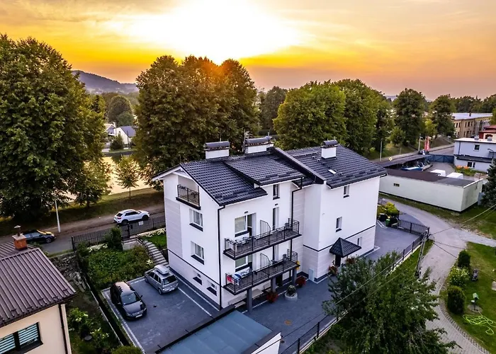 Nad Stawem * אוסטראון